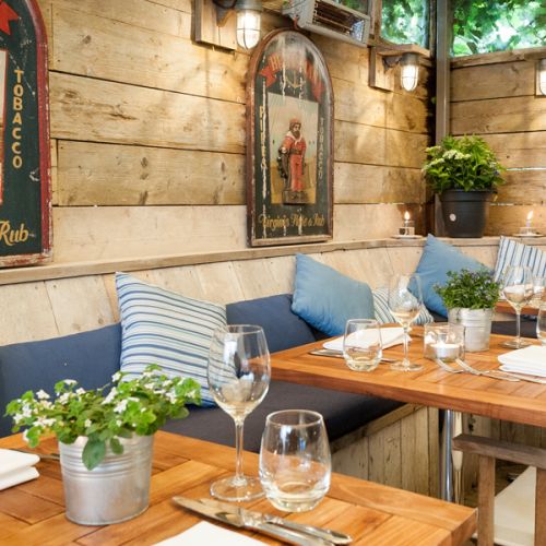 2019-11/terras-binnentuin-hotel-wadden-vlieland