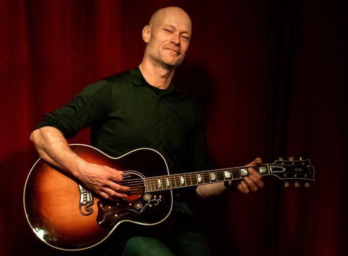 Live muziek in Westcord Hotel Seeduyn - van de Vlielandse troubadour Sjoerd Elsinga