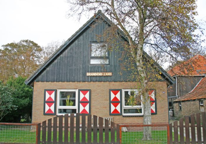 Vakantiewoningen in het dorp, Wegwijs tussen de vakantiewoningen op Vlieland